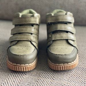 Boys Osh Kosh Balen Fashion Boot LIKE NEW!